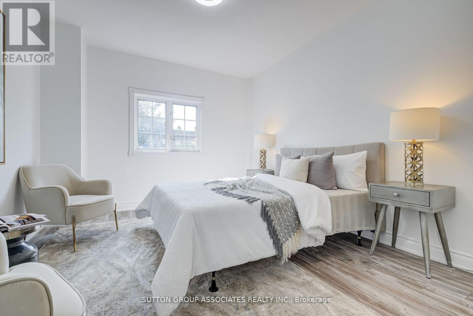 832 Manning Avenue, Toronto, Ontario  M6G 2W8 - Photo 17 - C12331170