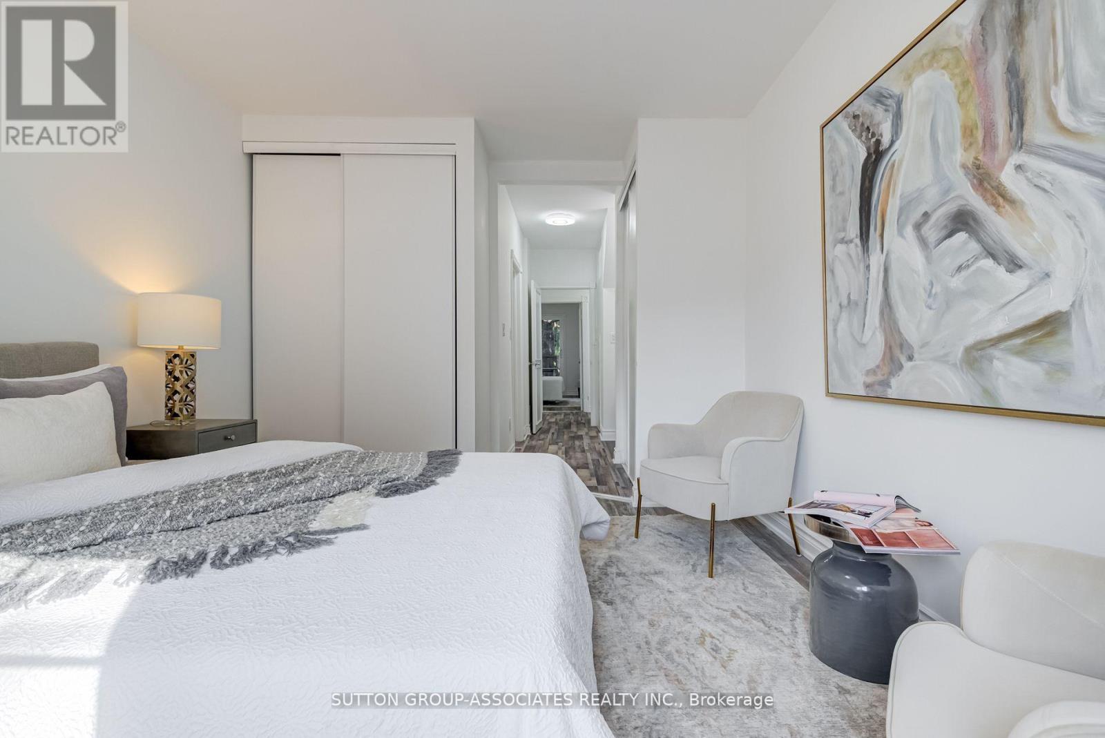 832 Manning Avenue, Toronto, Ontario  M6G 2W8 - Photo 18 - C12331170