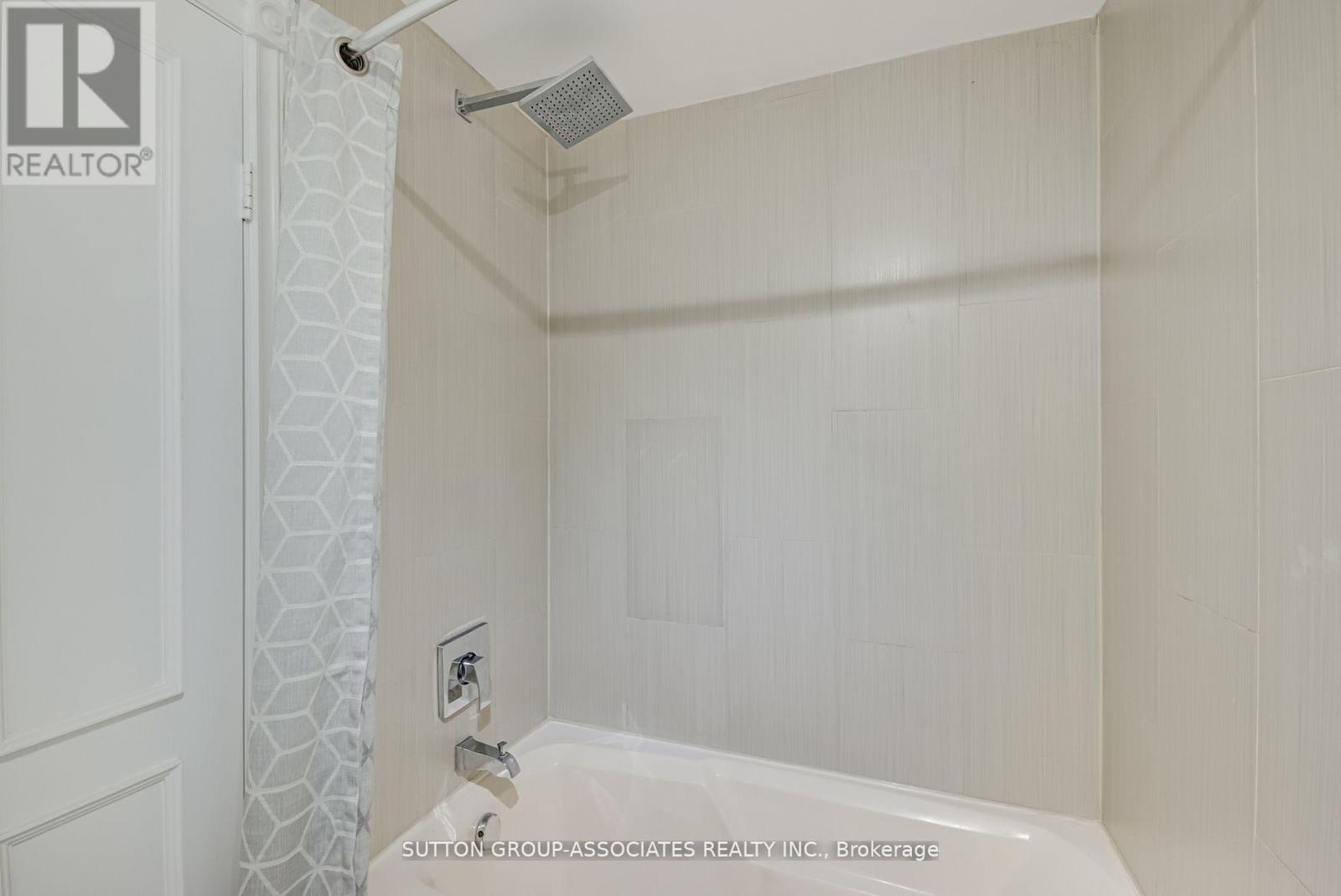 832 Manning Avenue, Toronto, Ontario  M6G 2W8 - Photo 20 - C12331170