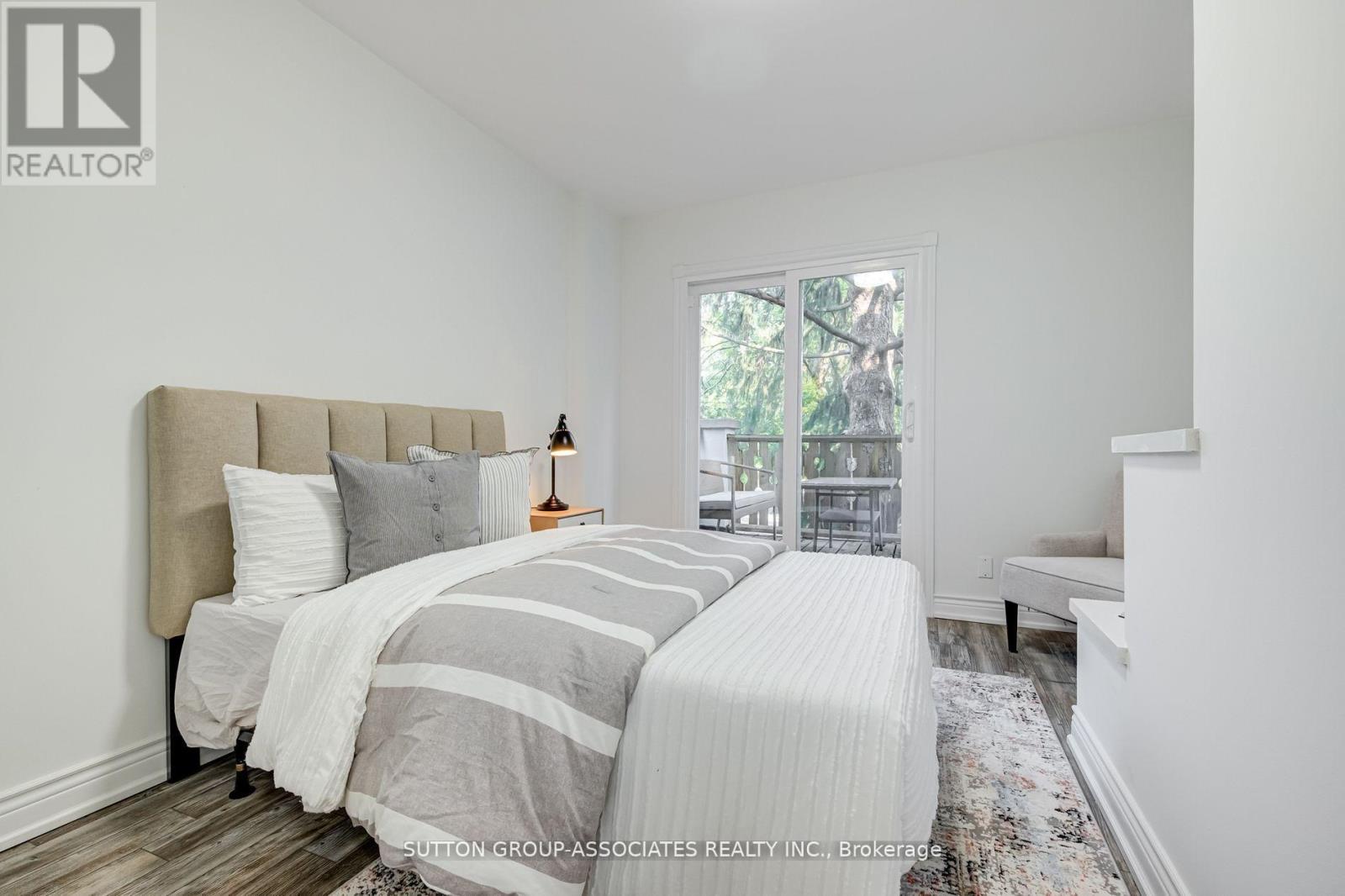 832 Manning Avenue, Toronto, Ontario  M6G 2W8 - Photo 21 - C12331170