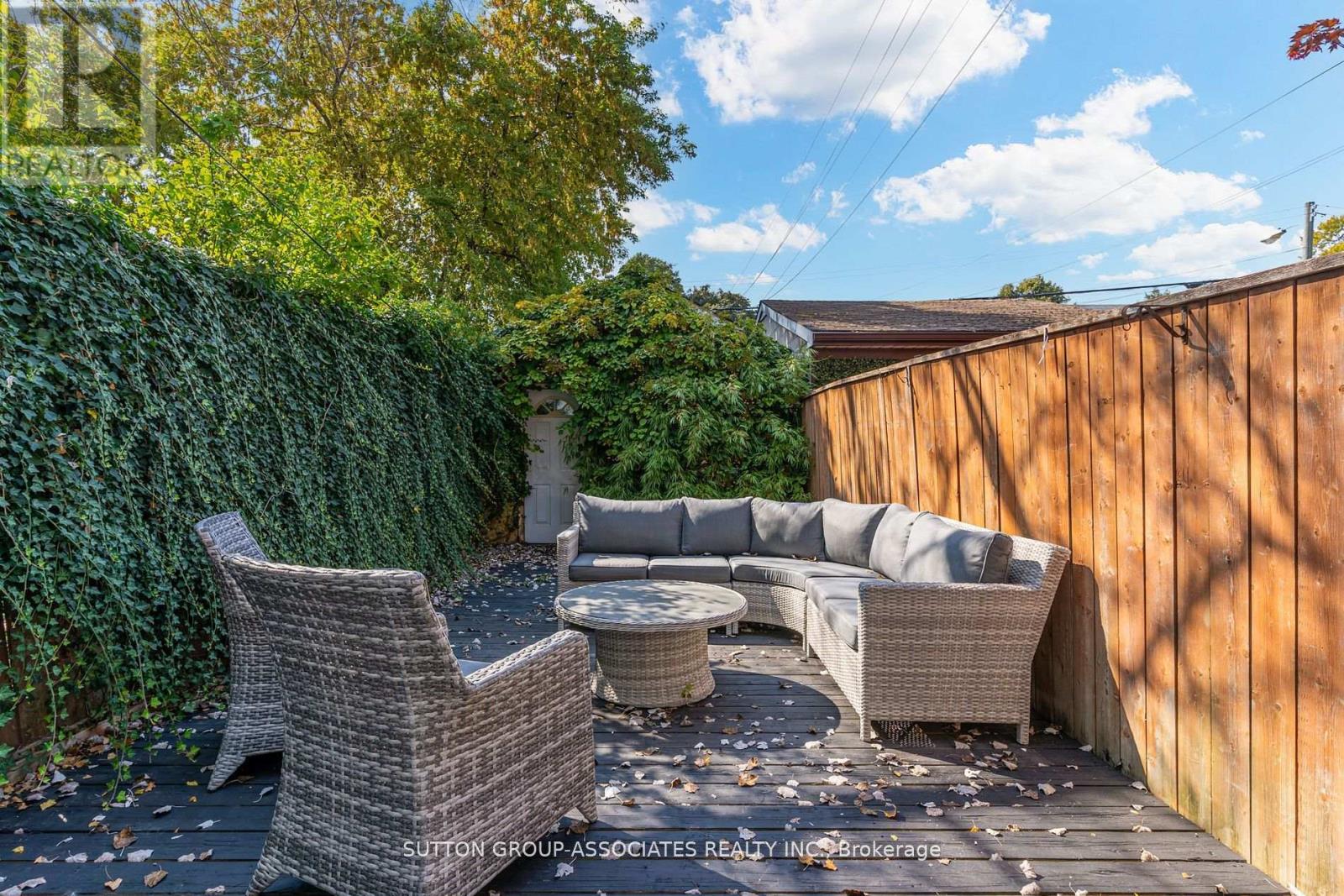 832 Manning Avenue, Toronto, Ontario  M6G 2W8 - Photo 35 - C12331170