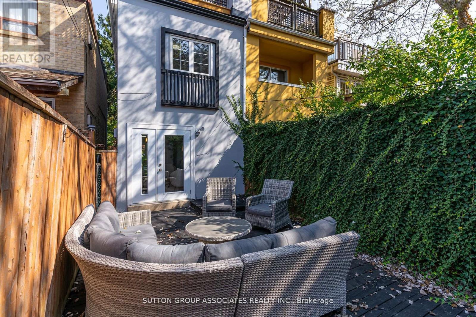 832 Manning Avenue, Toronto, Ontario  M6G 2W8 - Photo 36 - C12331170