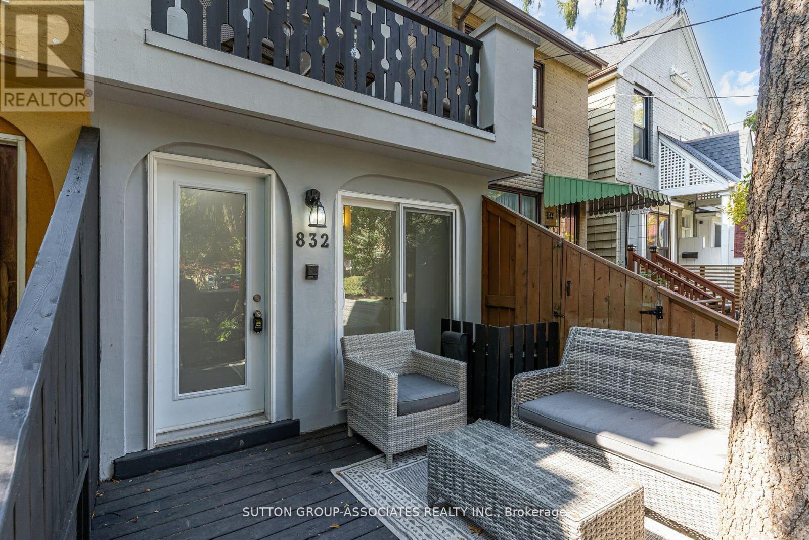 832 Manning Avenue, Toronto, Ontario  M6G 2W8 - Photo 5 - C12331170