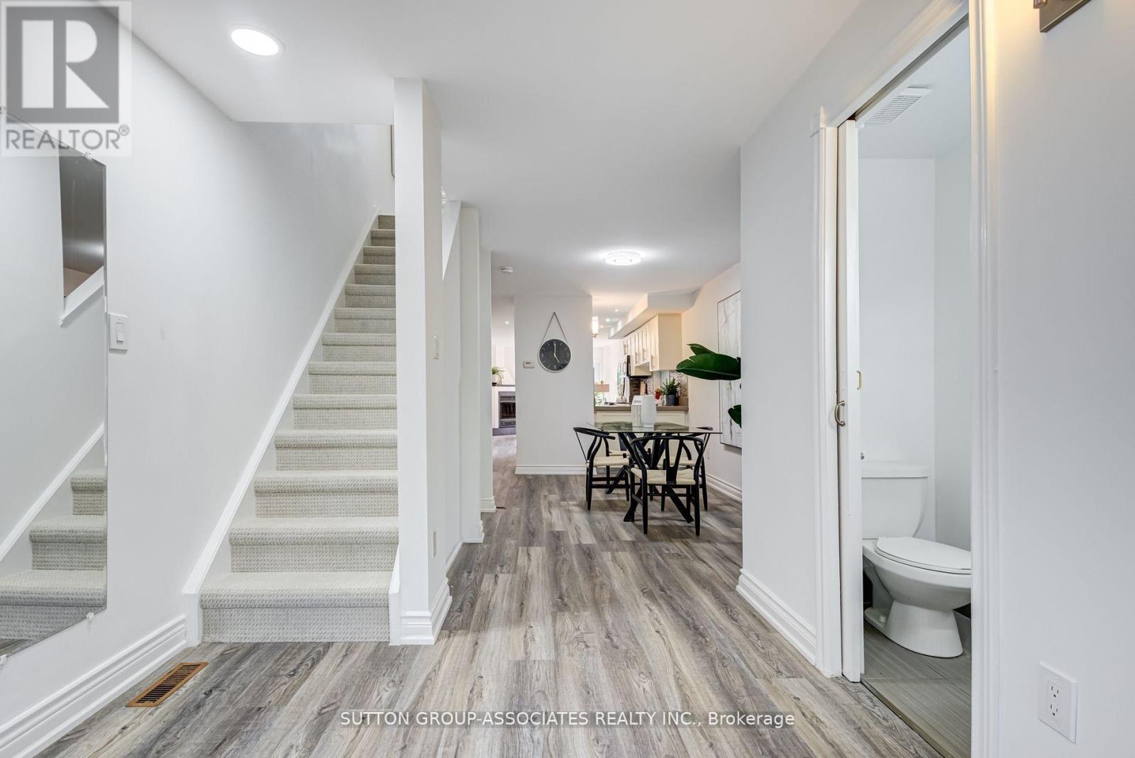 832 Manning Avenue, Toronto, Ontario  M6G 2W8 - Photo 7 - C12331170