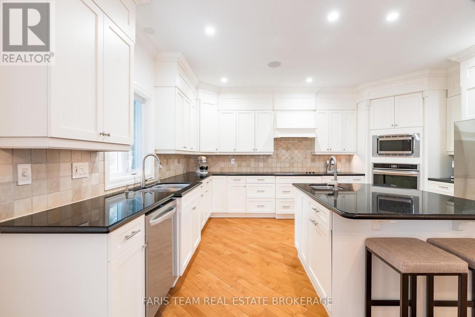 7 Highland Drive, Oro-Medonte, Ontario  L0L 2L0 - Photo 8 - S12325063