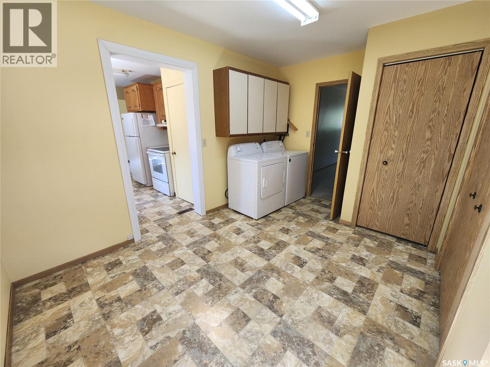 101 Belfast Street, North Portal, Saskatchewan  S0C 1W0 - Photo 4 - SK015012