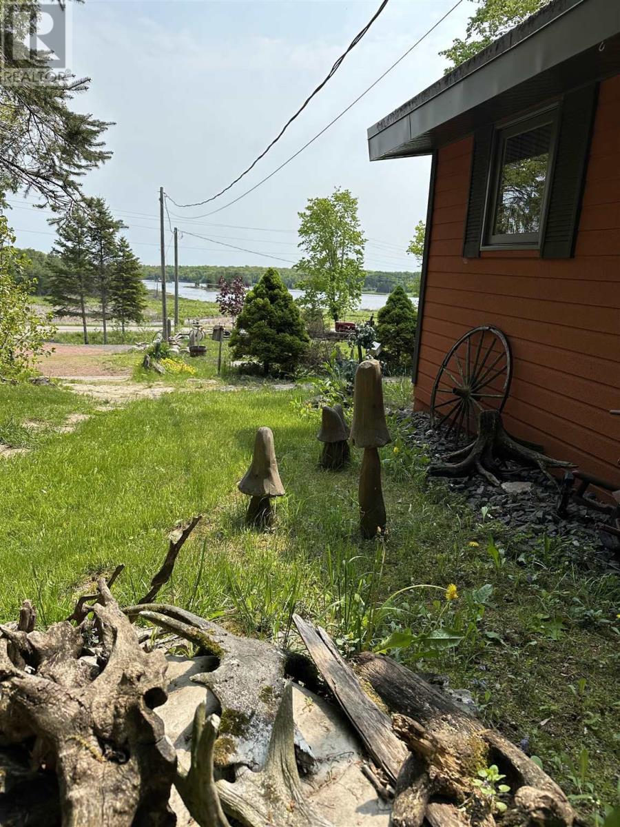1943 V Lin, Richards Landing, Ontario  P0R 1J0 - Photo 7 - SM251529