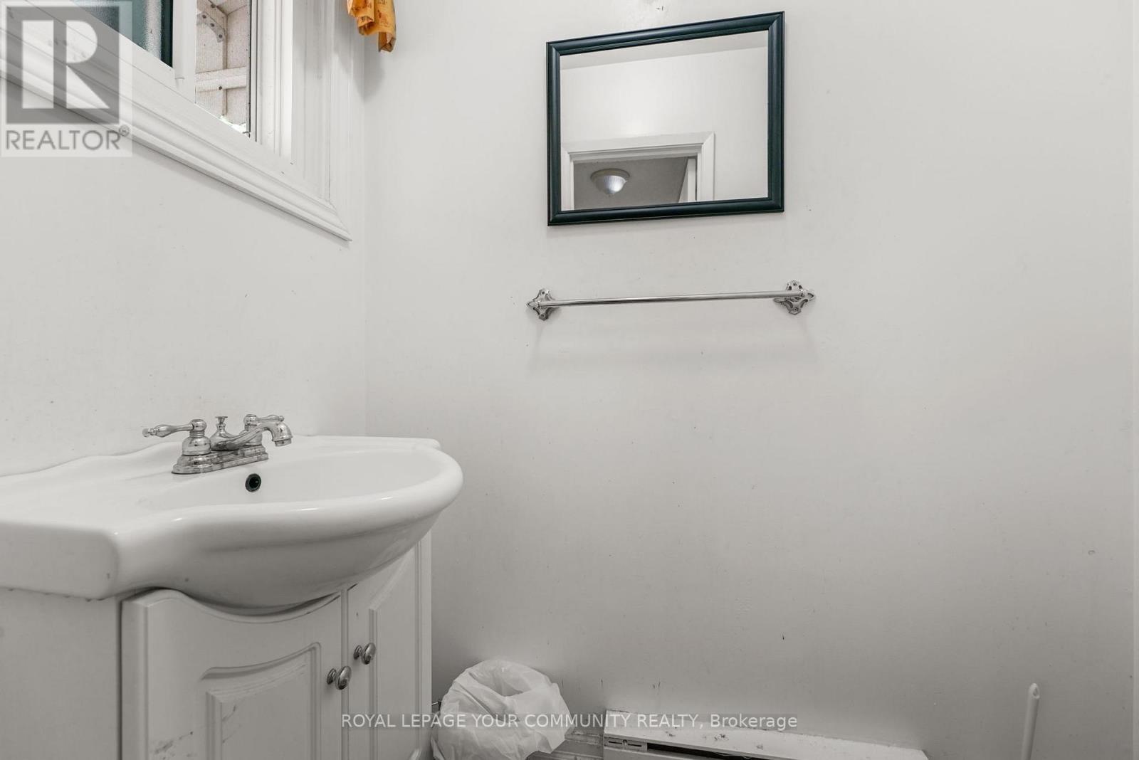 J - 651 Albert Street, Waterloo, Ontario  N2L 3V5 - Photo 18 - X12331116