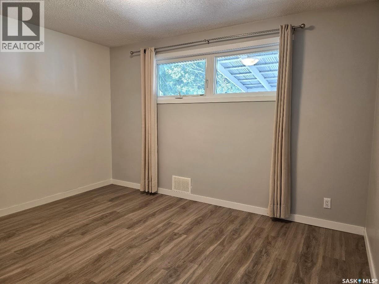 225 Semple Street, Outlook, Saskatchewan  S0L 2N0 - Photo 11 - SK009991
