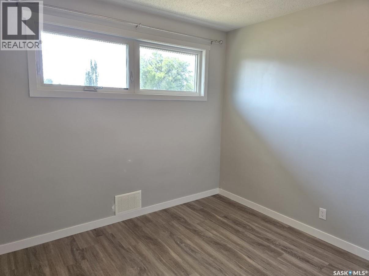 225 Semple Street, Outlook, Saskatchewan  S0L 2N0 - Photo 13 - SK009991