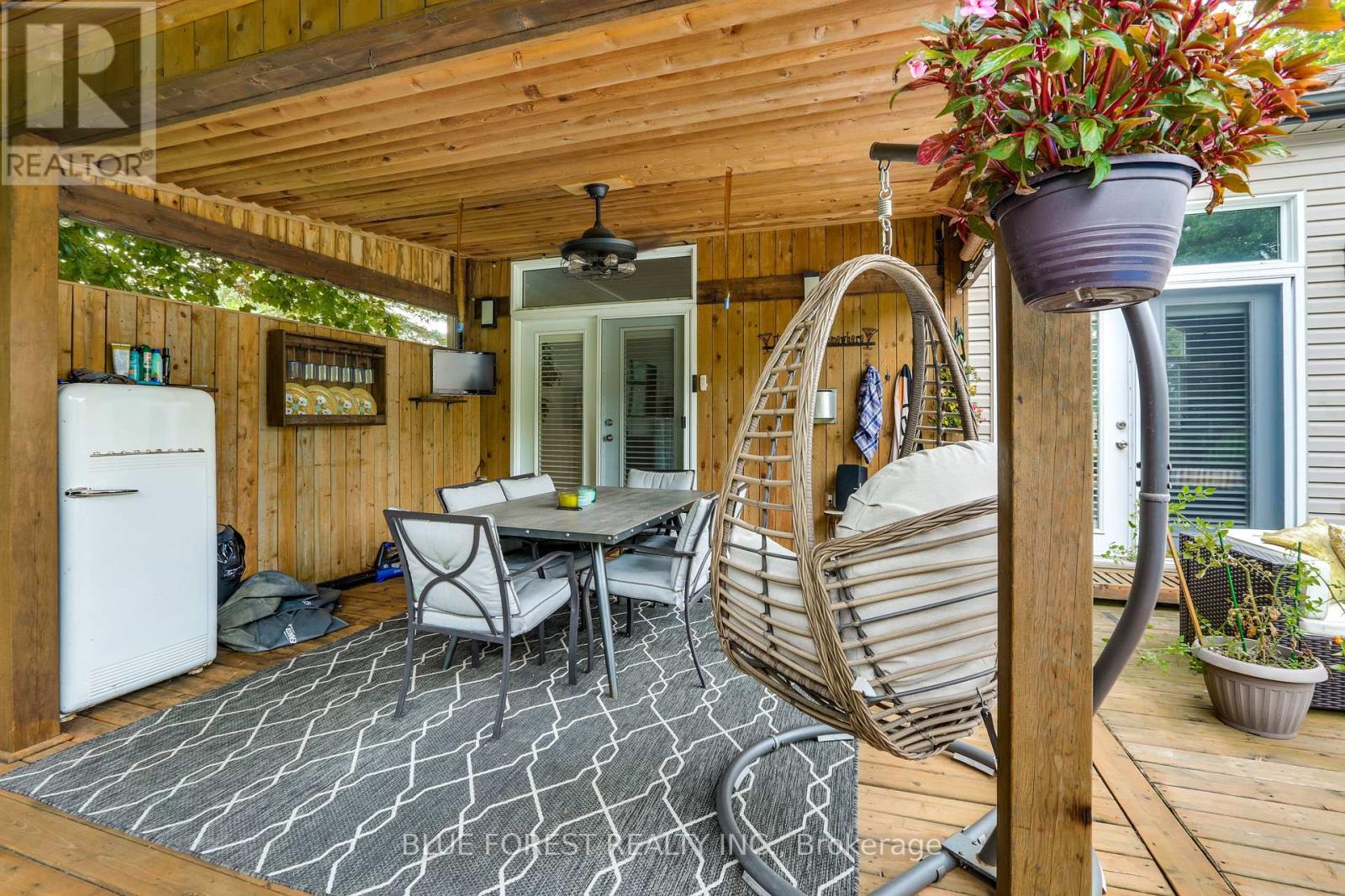 16916 Evelyn Drive, Thames Centre, Ontario  N0M 2P0 - Photo 41 - X12331336