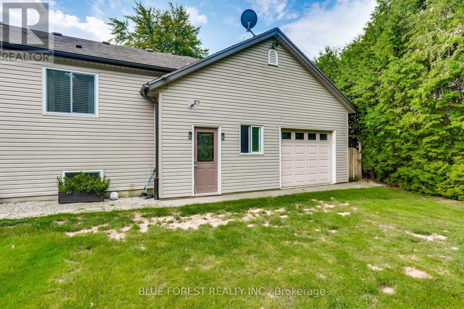16916 Evelyn Drive, Thames Centre, Ontario  N0M 2P0 - Photo 45 - X12331336