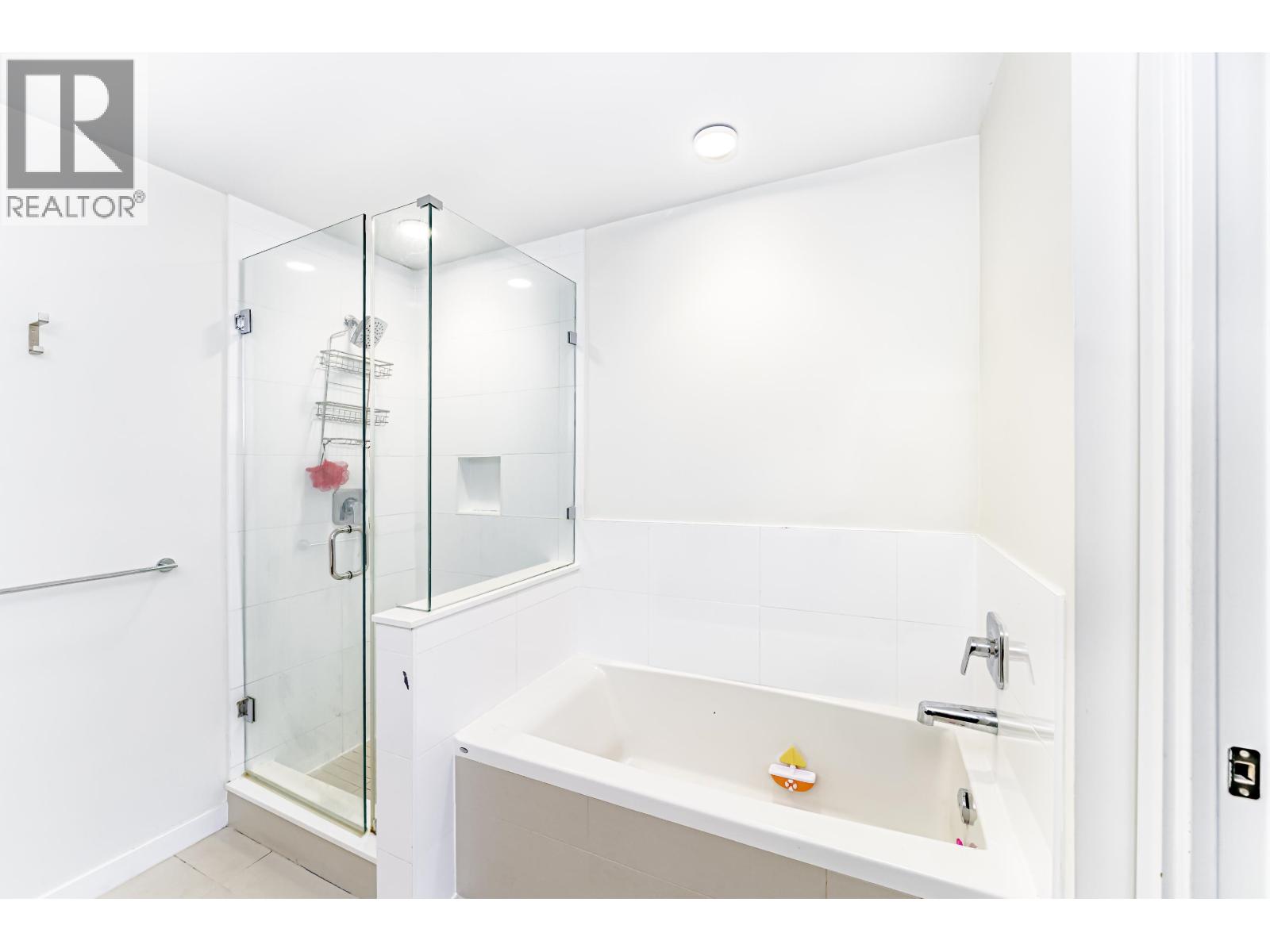 102 28 E Royal Avenue, New Westminster, British Columbia  V3L 0B7 - Photo 22 - R3034381