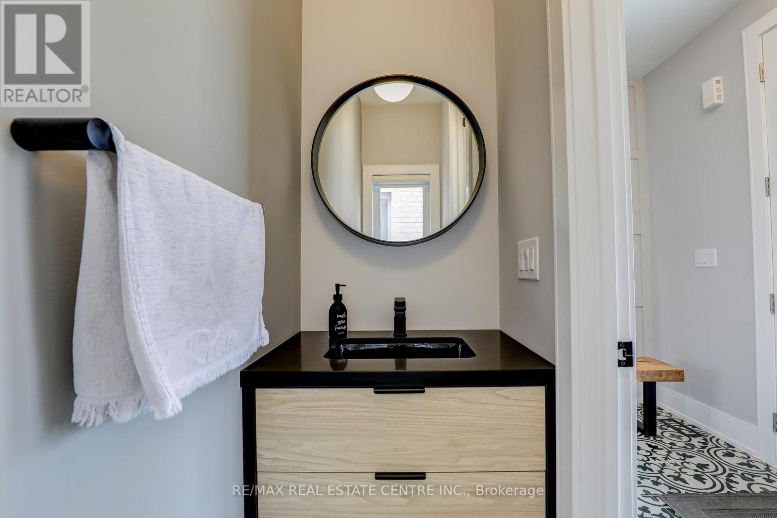 1004 Kingpeak Crescent, Pickering, Ontario  L1X 0H3 - Photo 4 - E12331268