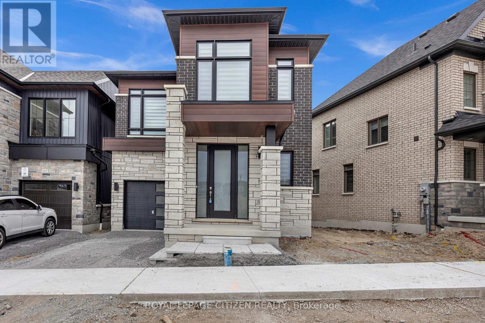 1111 Zircon Manor, Pickering, Ontario  L1X 0P7 - Photo 2 - E12331308