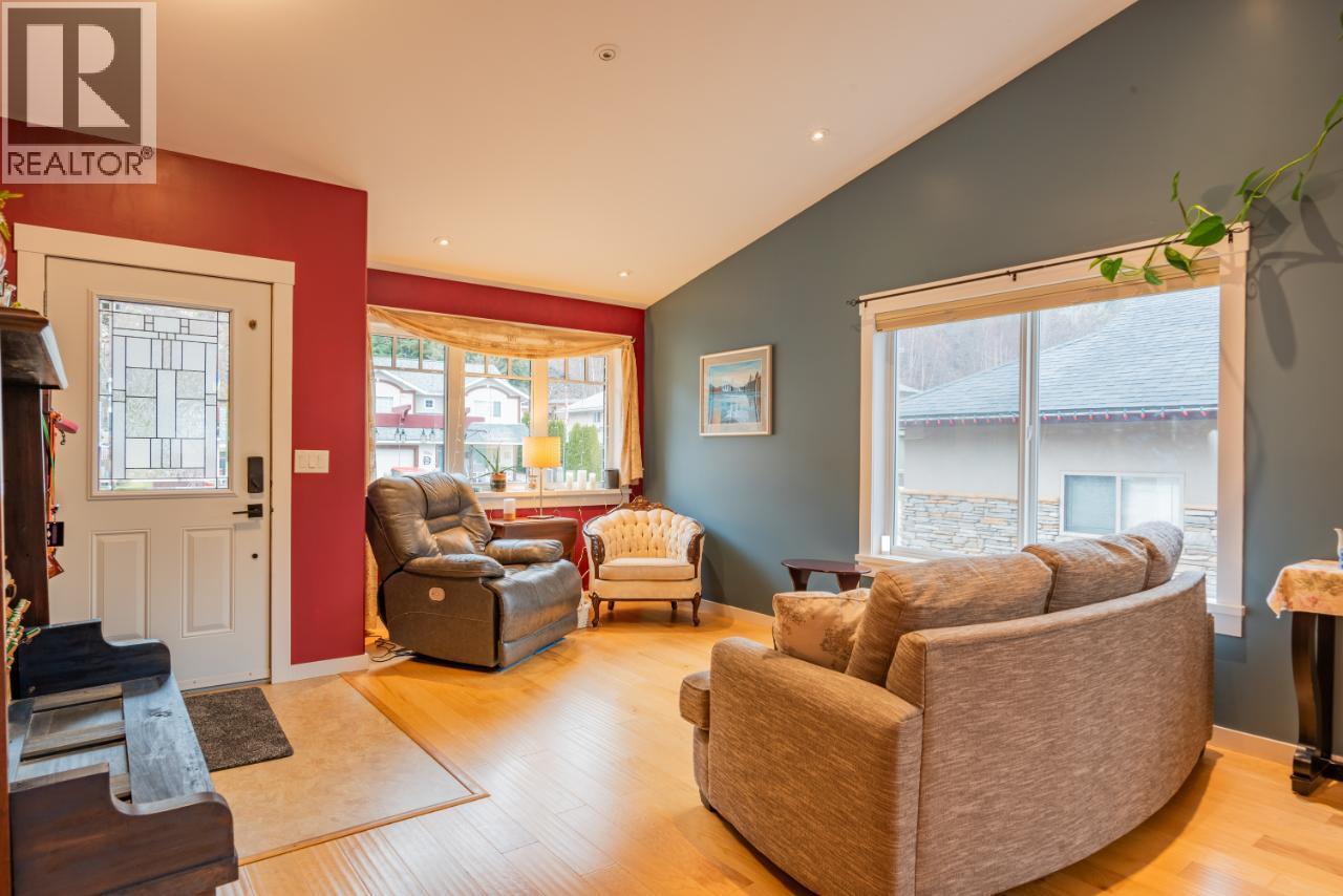 Property at 7150 DEVITO Drive image 3