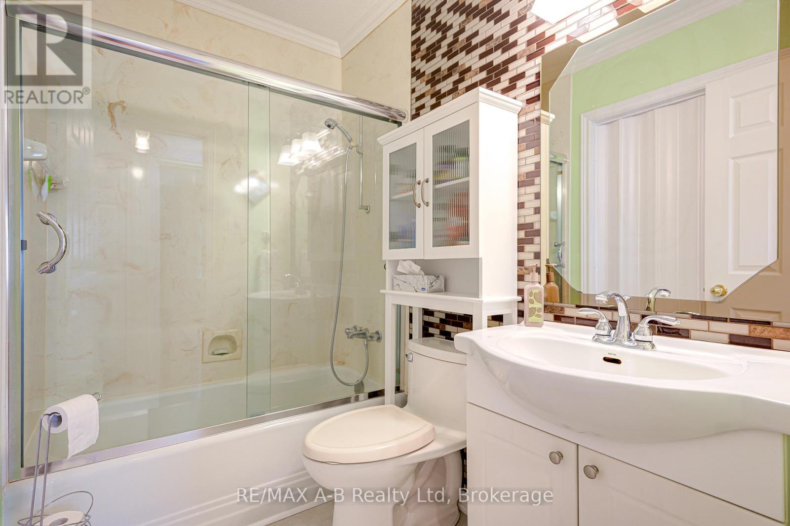 58 Normandy Drive, Stratford, Ontario  N5A 6A5 - Photo 21 - X12331363