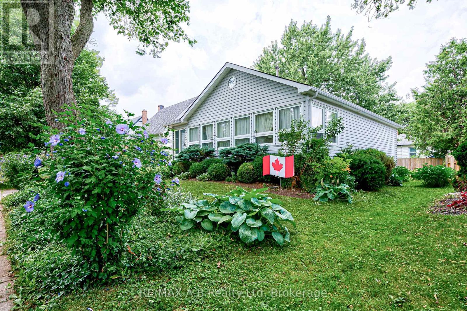 58 Normandy Drive, Stratford, Ontario  N5A 6A5 - Photo 3 - X12331363