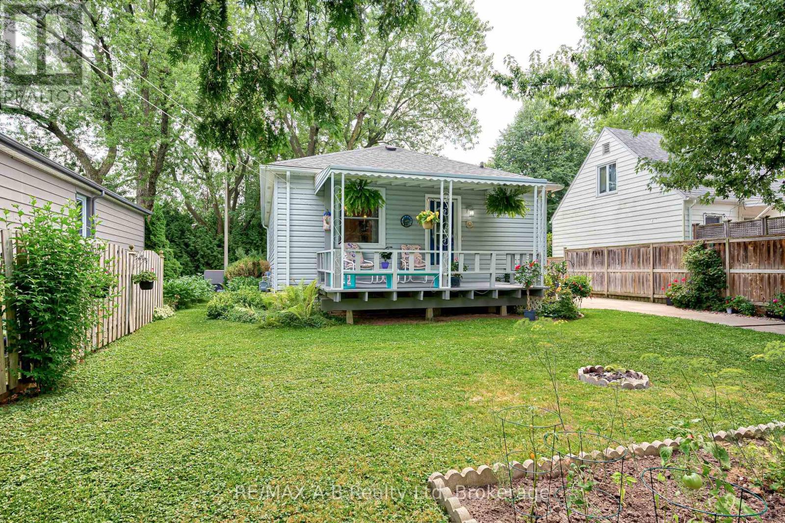58 Normandy Drive, Stratford, Ontario  N5A 6A5 - Photo 36 - X12331363