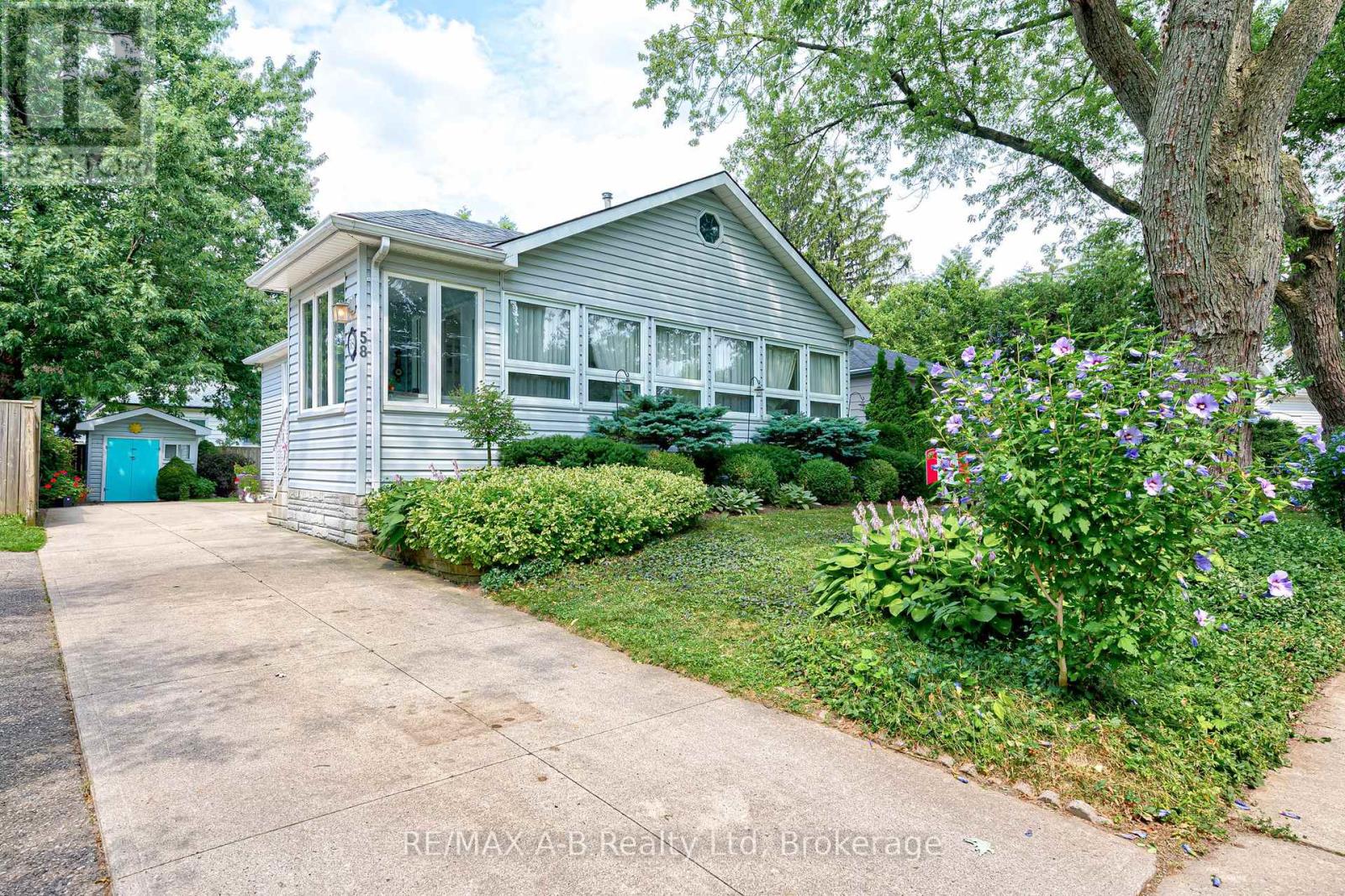 58 Normandy Drive, Stratford, Ontario  N5A 6A5 - Photo 4 - X12331363