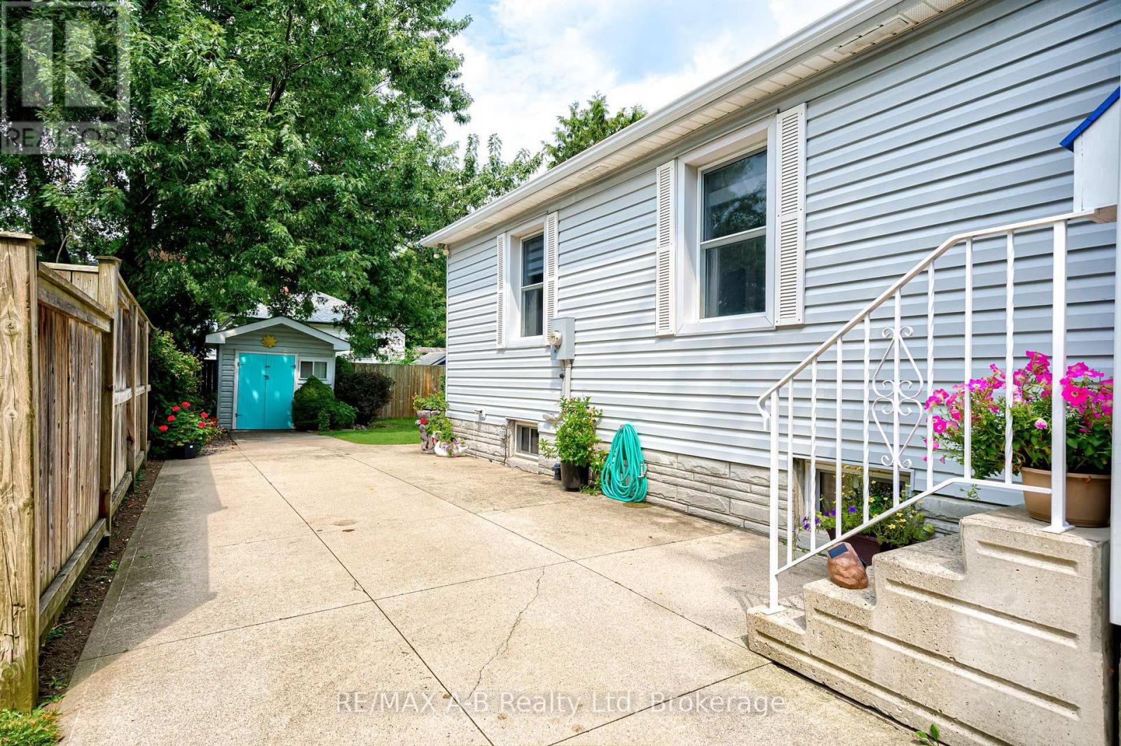 58 Normandy Drive, Stratford, Ontario  N5A 6A5 - Photo 5 - X12331363