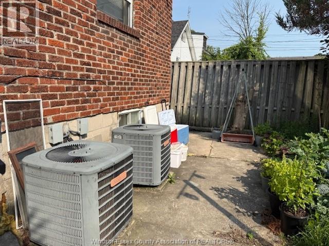 966 Bruce Avenue, Windsor, Ontario  N9A 4X7 - Photo 18 - 25020032