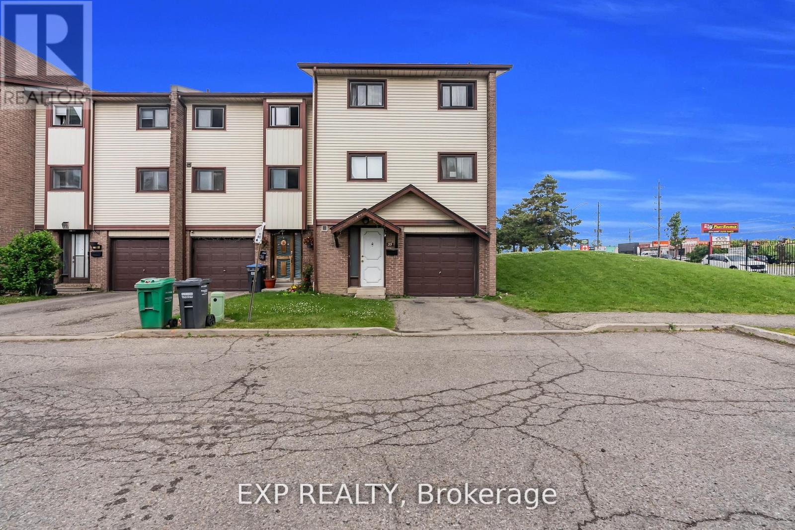 Property at 35 MCCALLUM COURT image 2