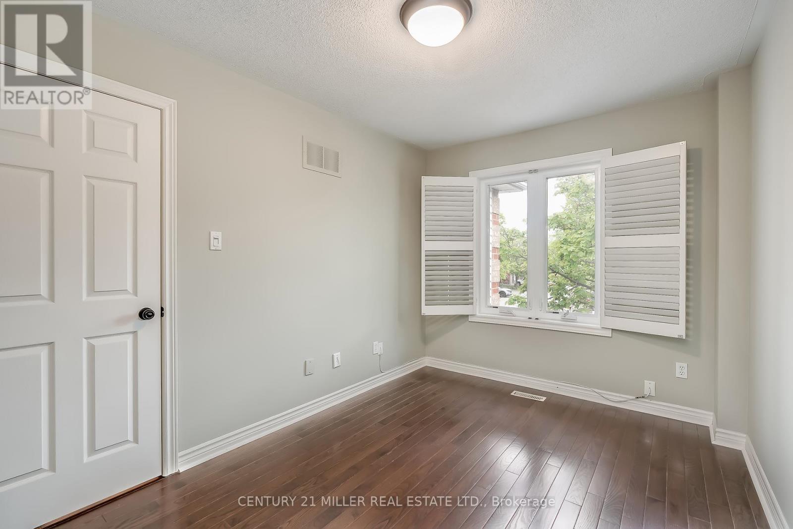 87 - 1240 Westview Terrace, Oakville, Ontario  L6M 3M4 - Photo 14 - W12331313