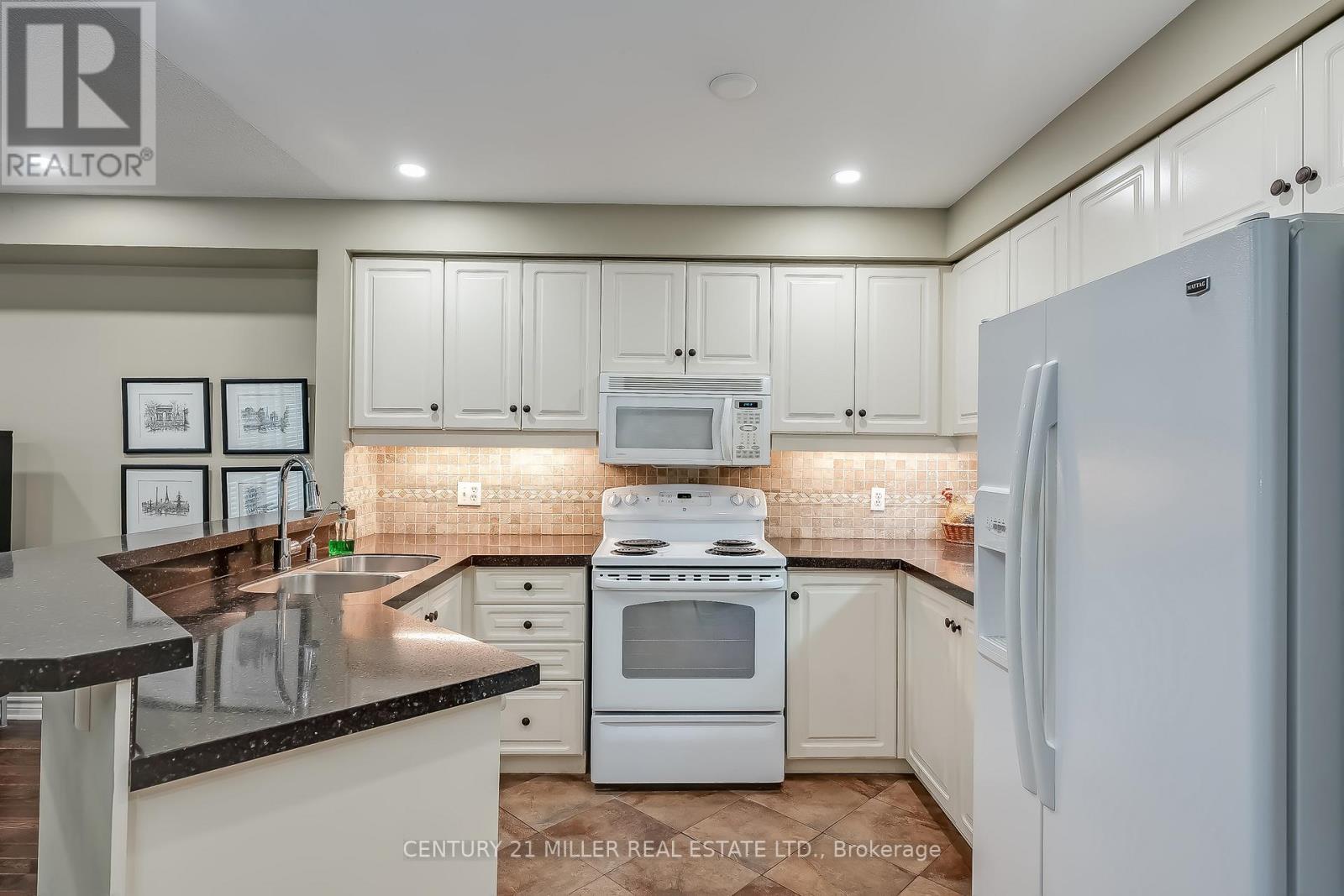 87 - 1240 Westview Terrace, Oakville, Ontario  L6M 3M4 - Photo 3 - W12331313