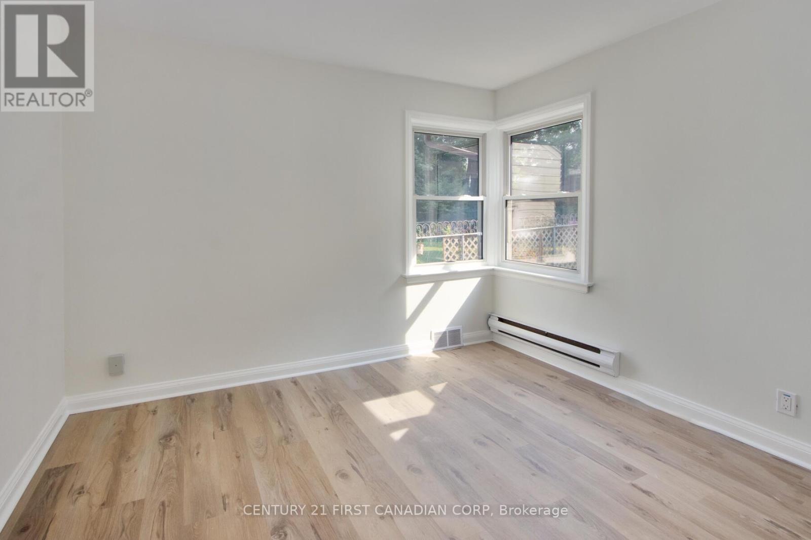 459 Riverside Drive, London North, Ontario  N5V 4Y8 - Photo 11 - X12331272