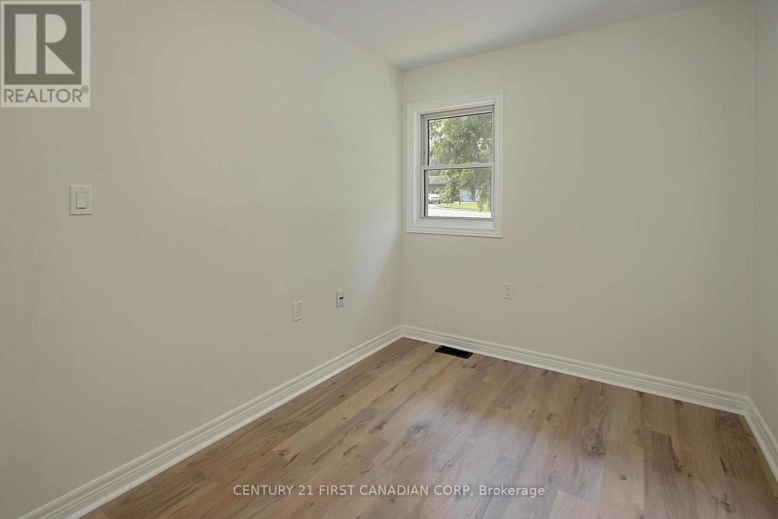 459 Riverside Drive, London North, Ontario  N5V 4Y8 - Photo 10 - X12331272
