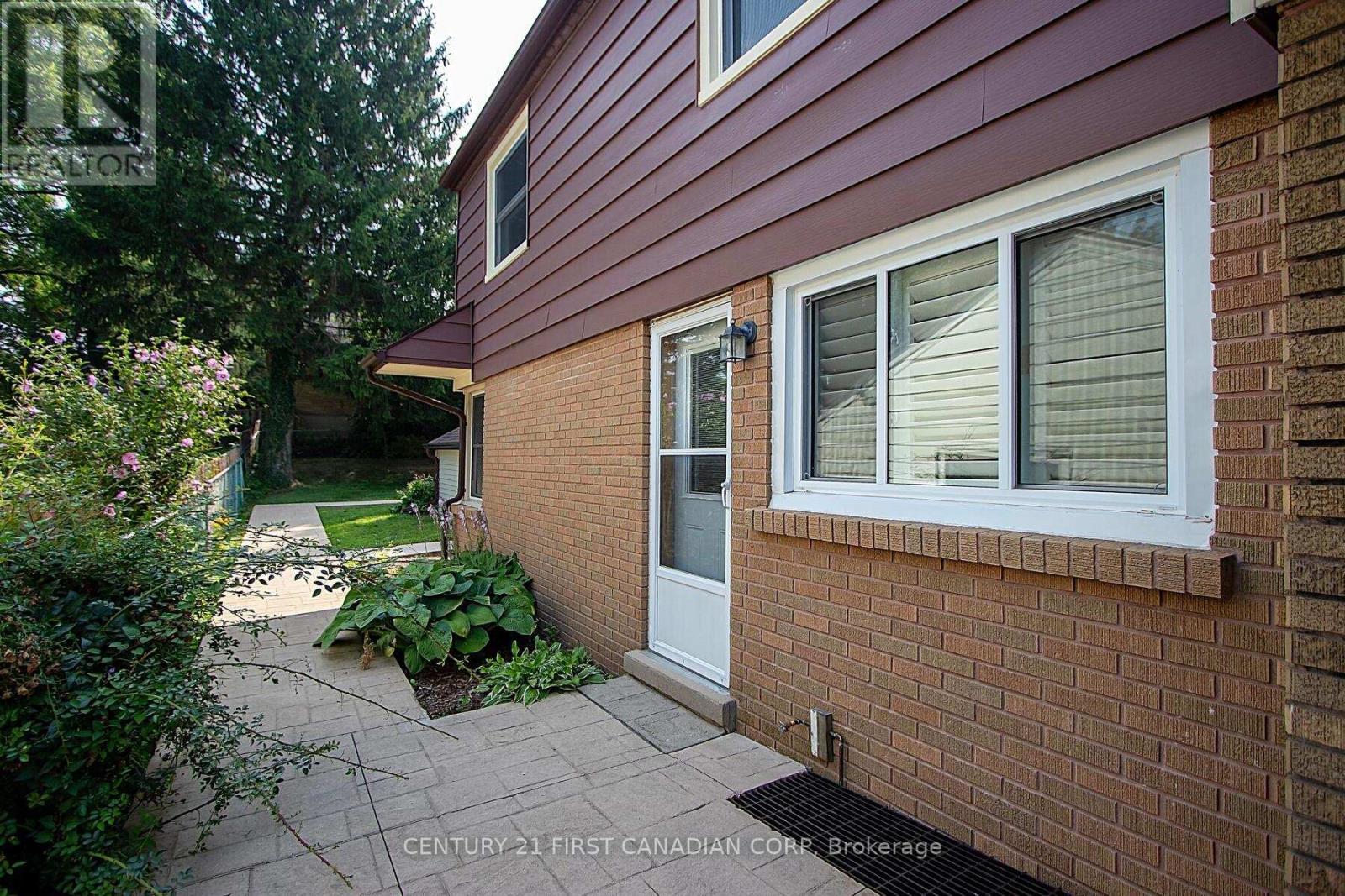 459 Riverside Drive, London North, Ontario  N5V 4Y8 - Photo 24 - X12331272