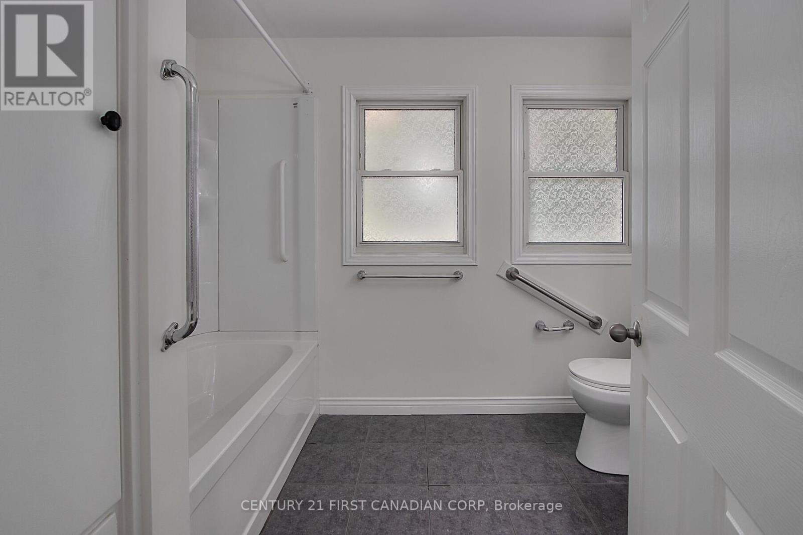 459 Riverside Drive, London North, Ontario  N5V 4Y8 - Photo 18 - X12331272