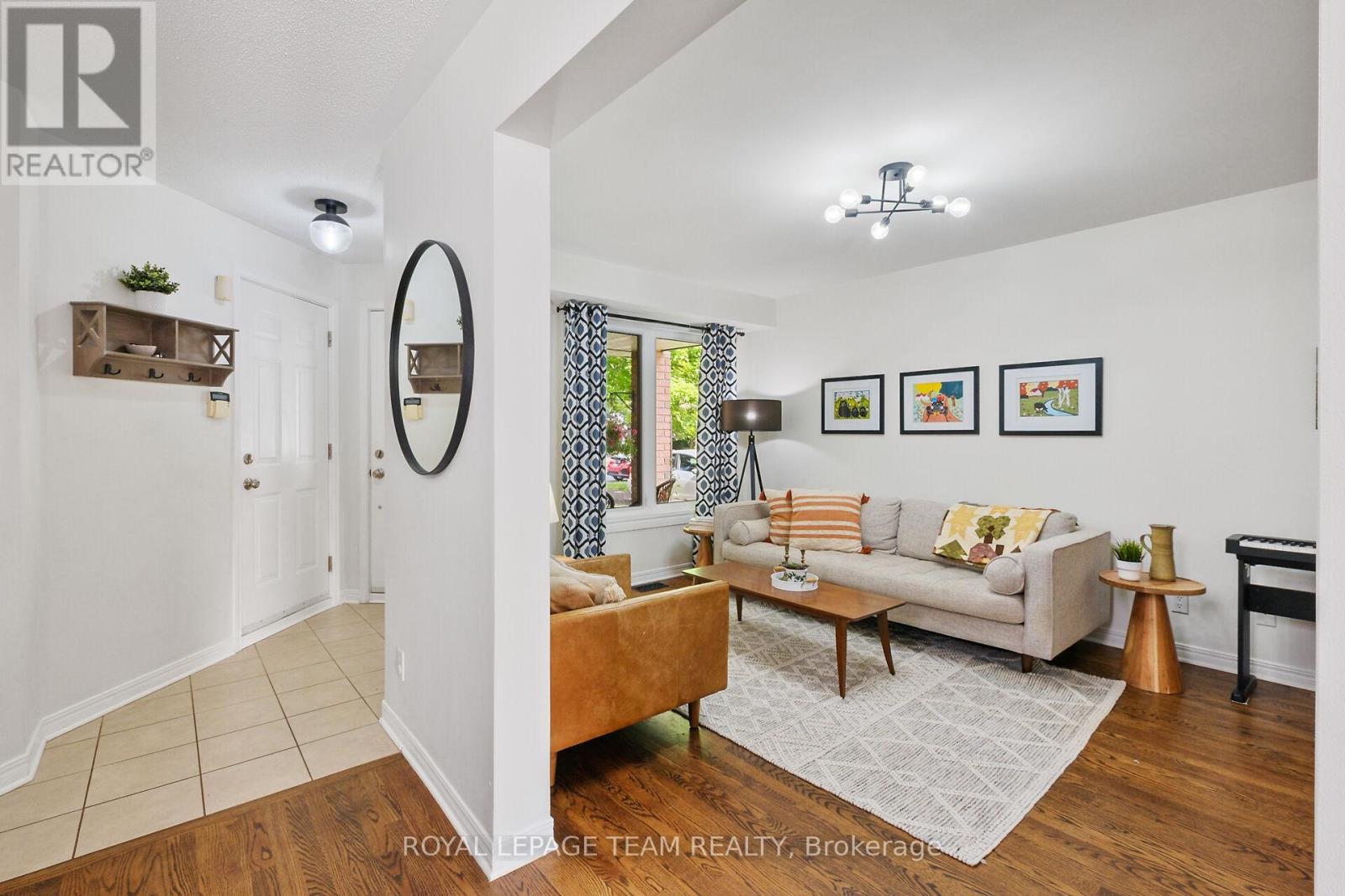 Property at 22 AVONHURST AVENUE image 4