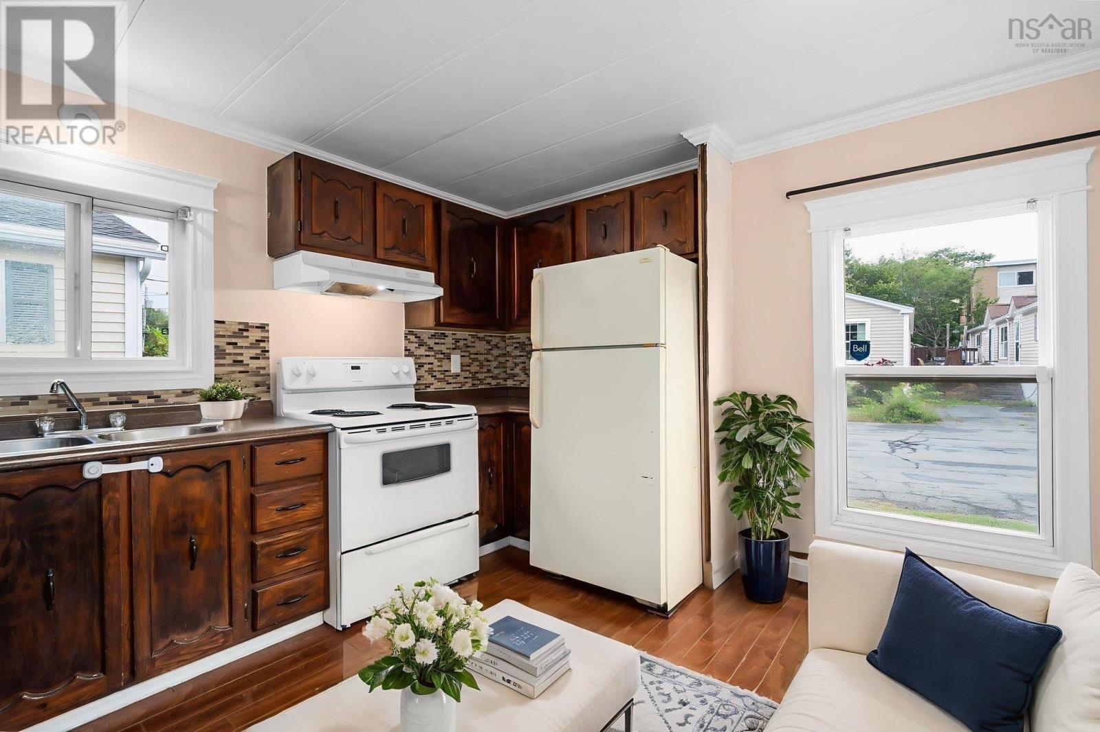 37 Bridget Avenue, Halifax, Nova Scotia  B3R 1H8 - Photo 1 - 202517120