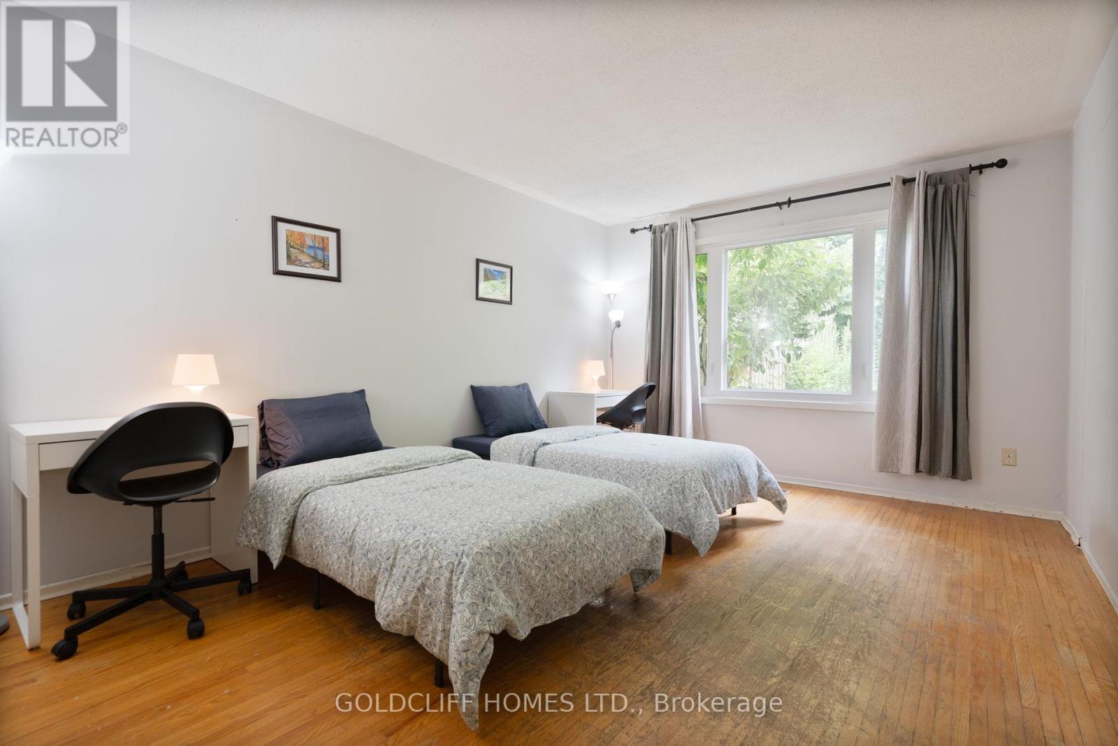 Property at 257 HOMESTEAD CRESCENT image 2