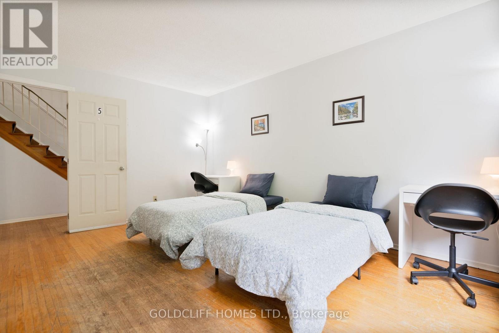 Property at 257 HOMESTEAD CRESCENT image 3