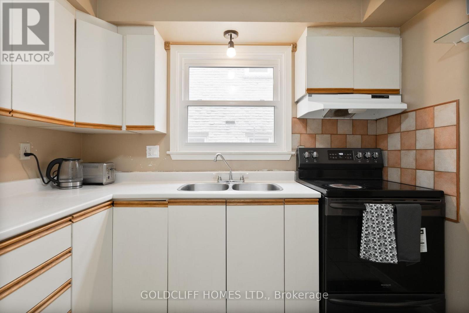 Property at 257 HOMESTEAD CRESCENT image 5