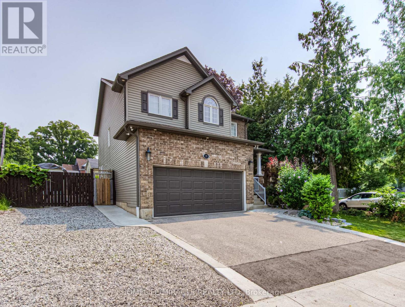 Property at 37 ALBERT STREET image 2