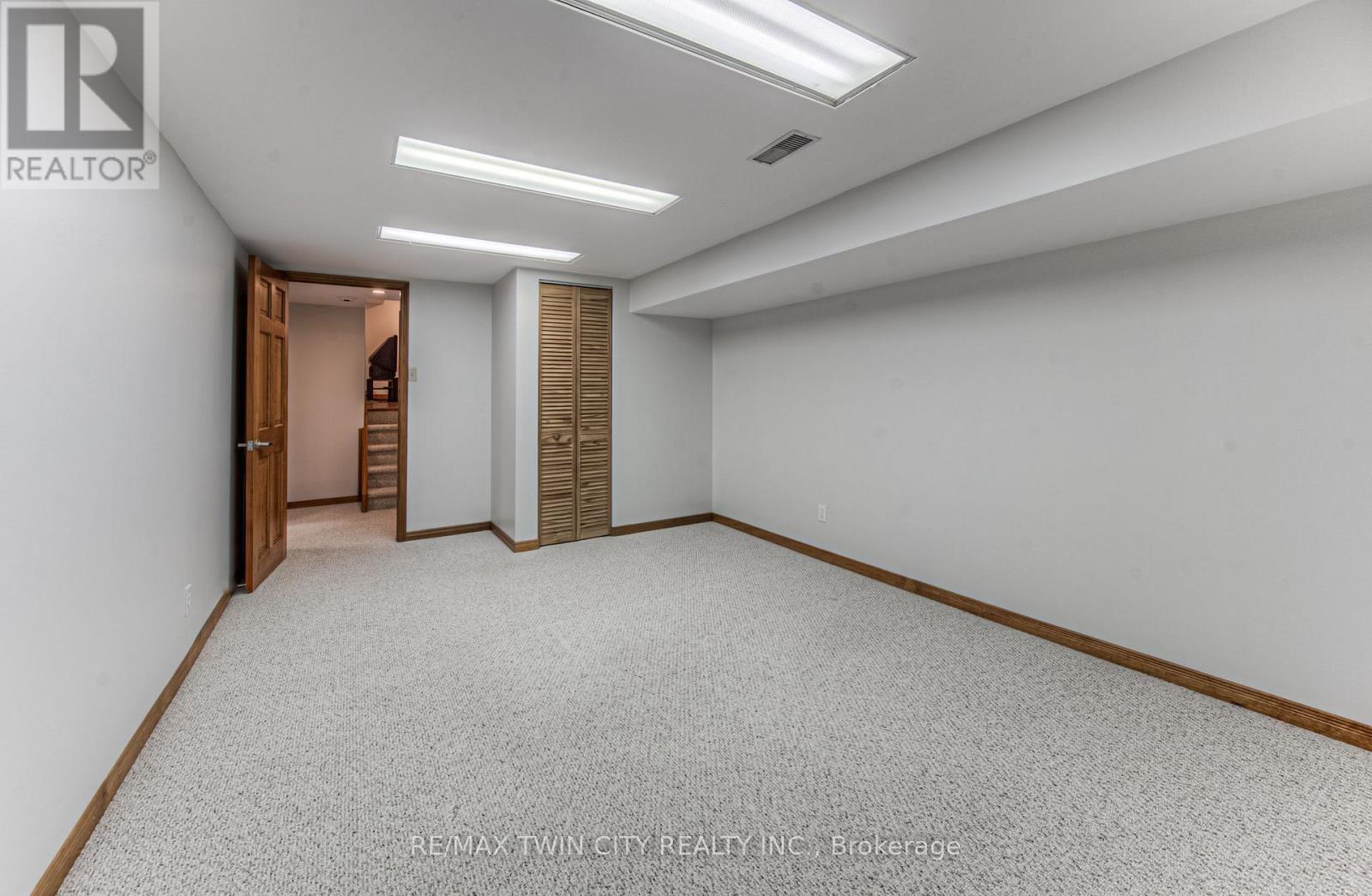 80 Morrison Road, Kitchener, Ontario  N2A 2W7 - Photo 35 - X12331261