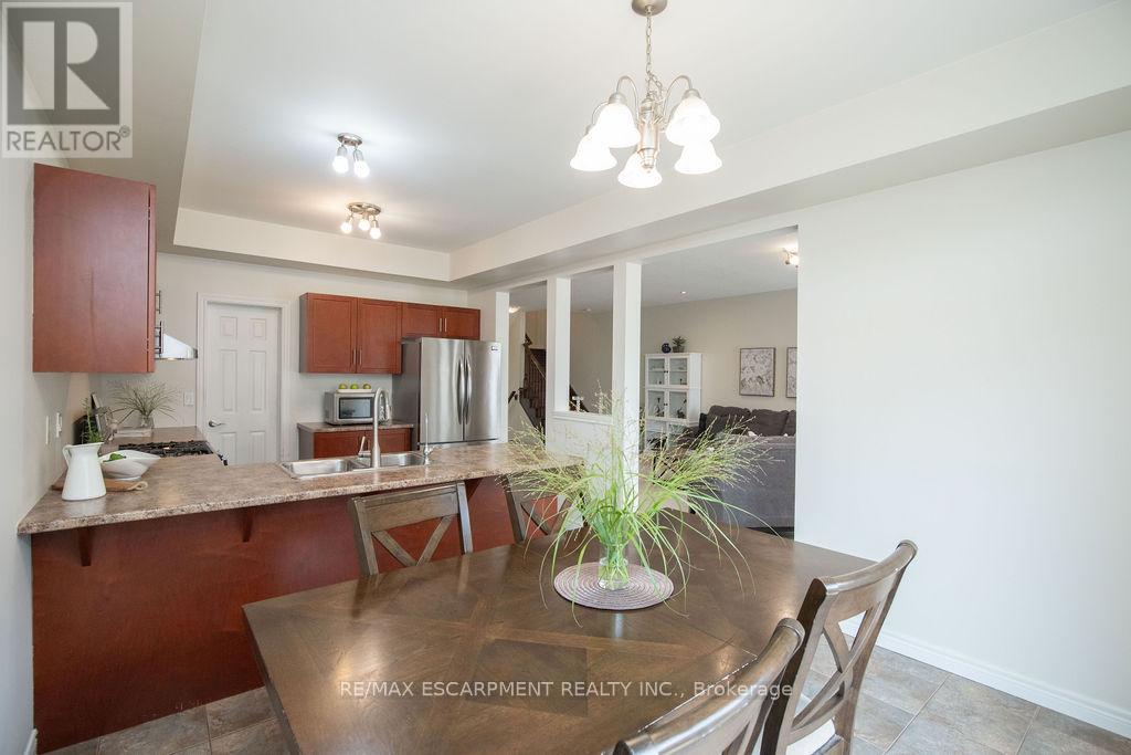 69 Winslow Way, Hamilton (Stoney Creek), Ontario  L8J 0G9 - Photo 17 - X12331294