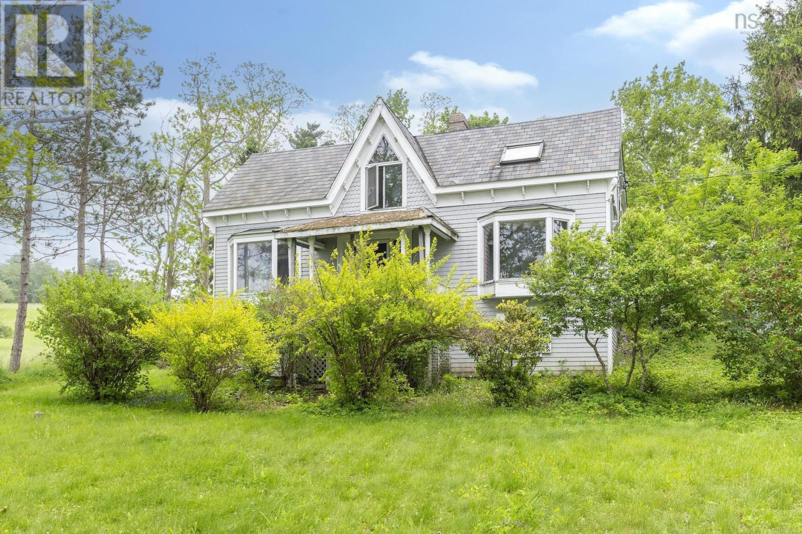 836 Main Street, Mahone Bay, Nova Scotia  B0J 2E0 - Photo 1 - 202514470