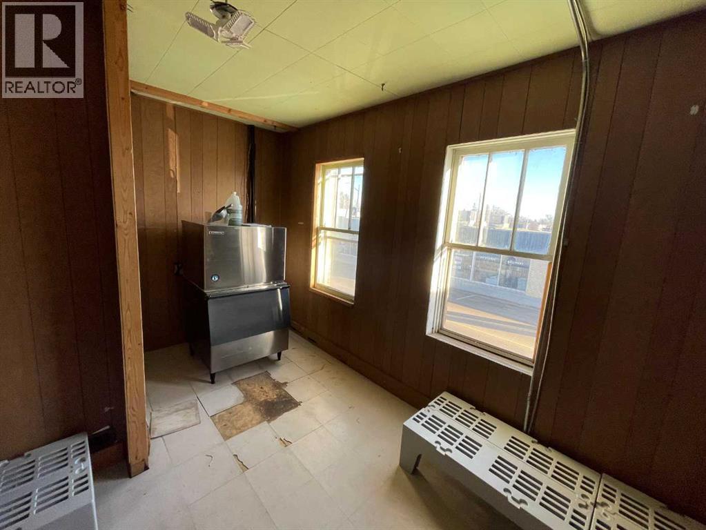 131 2 Street W, Brooks, Alberta  T1R 1C5 - Photo 7 - A2246629
