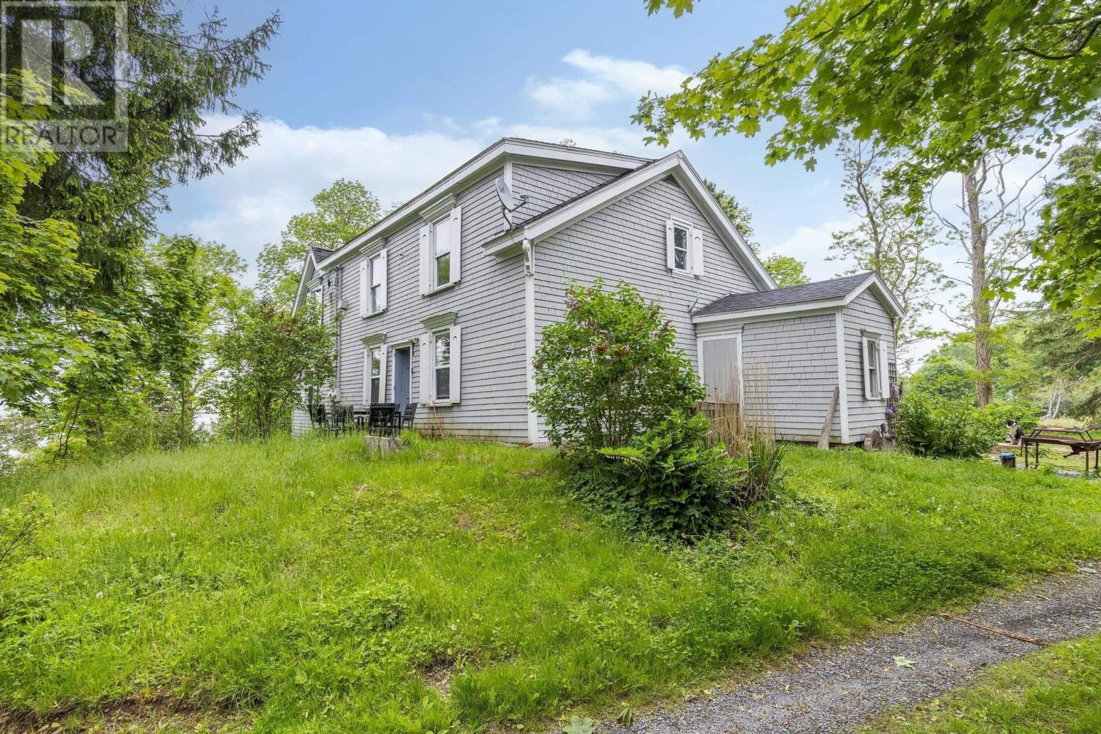 836 Main Street, Mahone Bay, Nova Scotia  B0J 2E0 - Photo 3 - 202514470