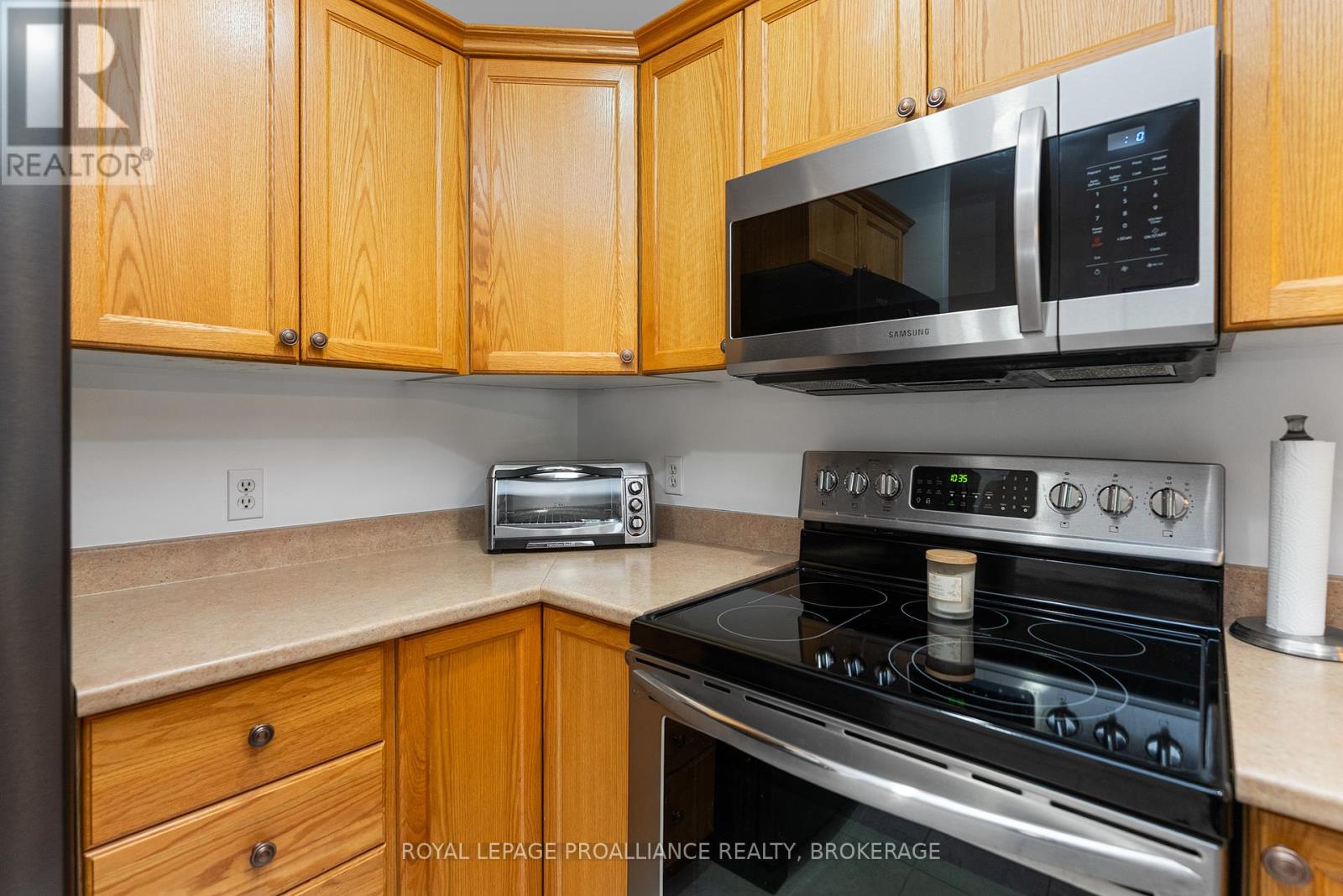 1102 - 237 Oak Street, Gananoque, Ontario  K7G 2R5 - Photo 11 - X12331415
