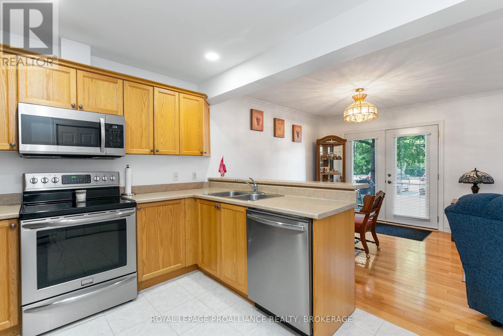 1102 - 237 Oak Street, Gananoque, Ontario  K7G 2R5 - Photo 12 - X12331415