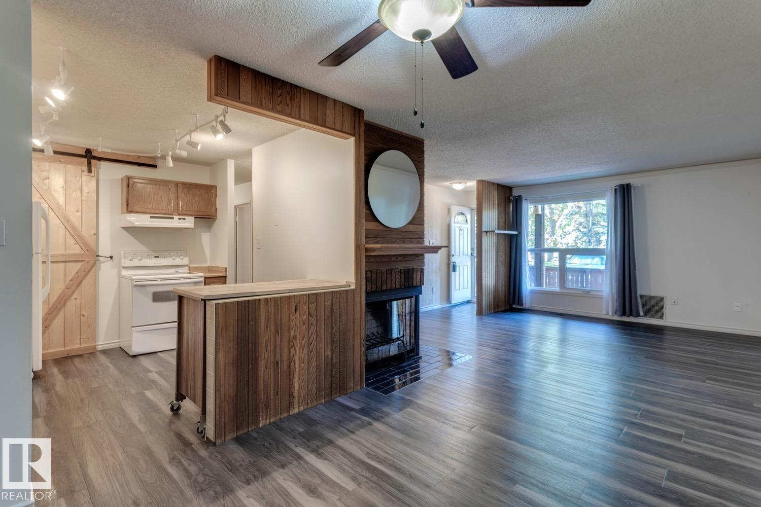 Property at 206 SURREY GARDENS GD NW image 1