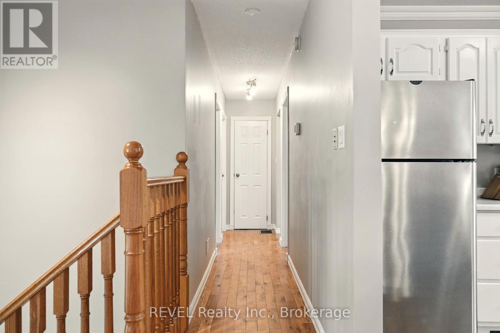 77 Bay Street, Tay, Ontario  L0K 2A0 - Photo 19 - S12331522