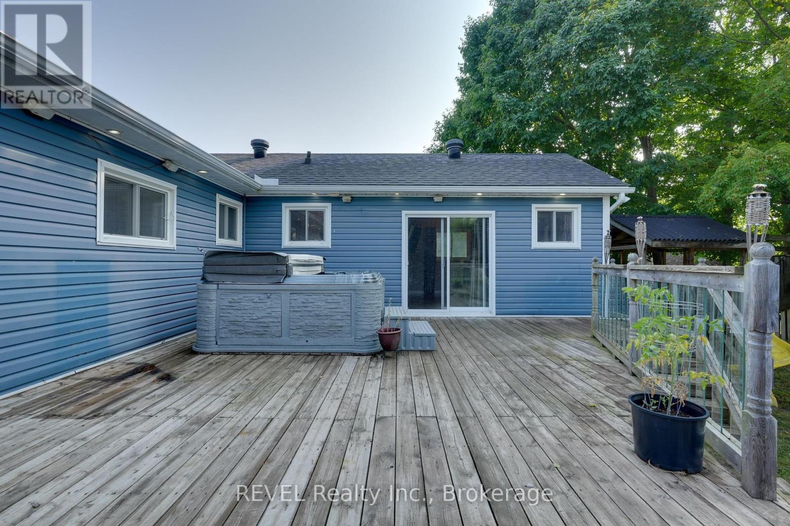 77 Bay Street, Tay, Ontario  L0K 2A0 - Photo 38 - S12331522