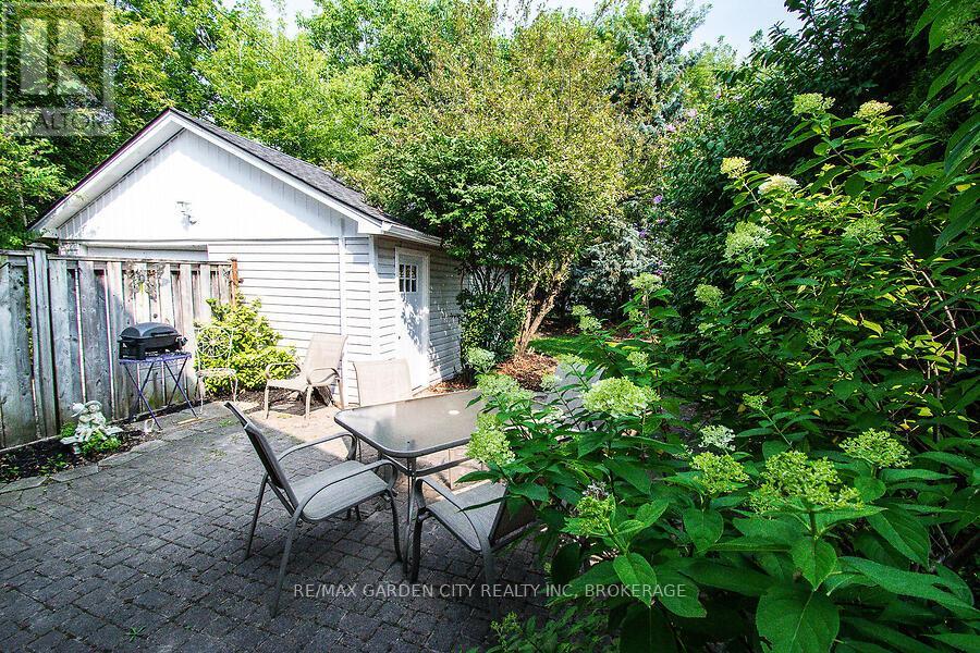 25 Garnet Street, St. Catharines, Ontario  L2M 5E7 - Photo 17 - X12331421